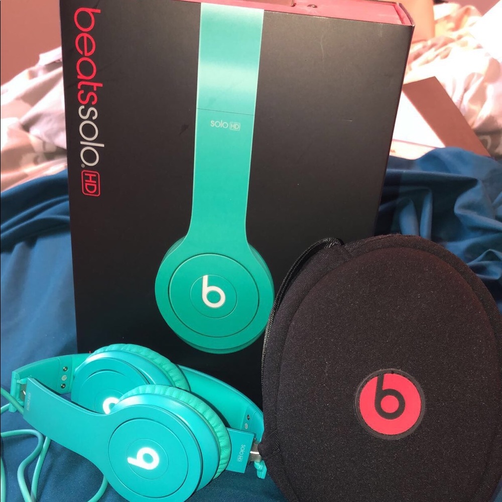 Beats solo HD by Dre